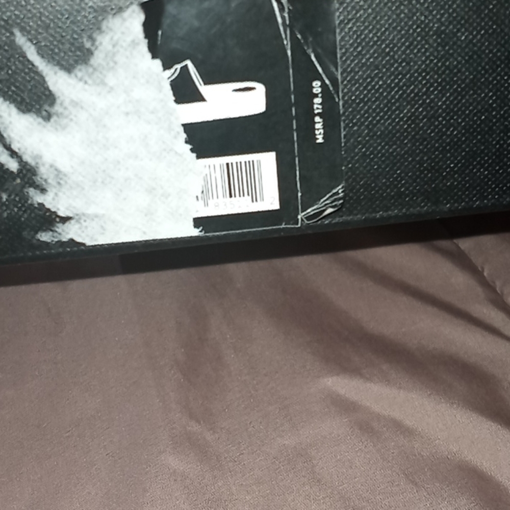 Shoes - Picture 4 of 5